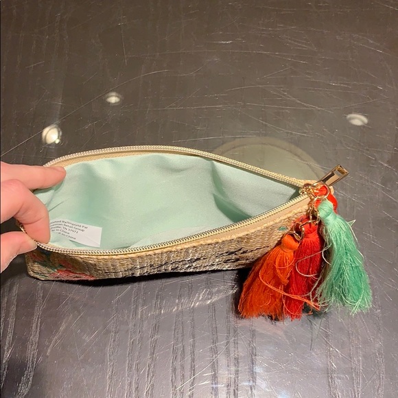 Pouch - Picture 2 of 4